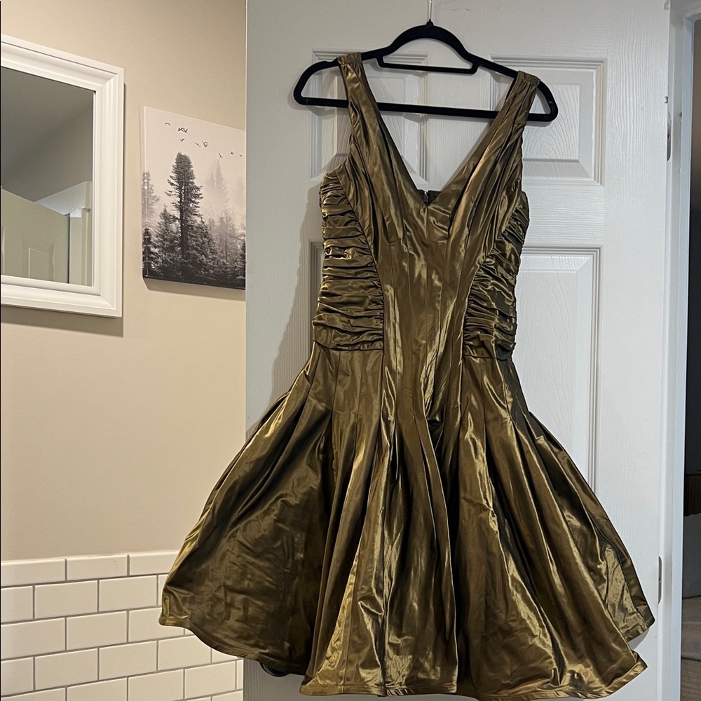 Tadashi- Metallic Taffeta Mini Dress with poly lining
